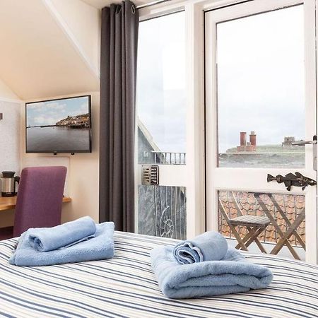 Silver Street Suites Whitby Bagian luar foto