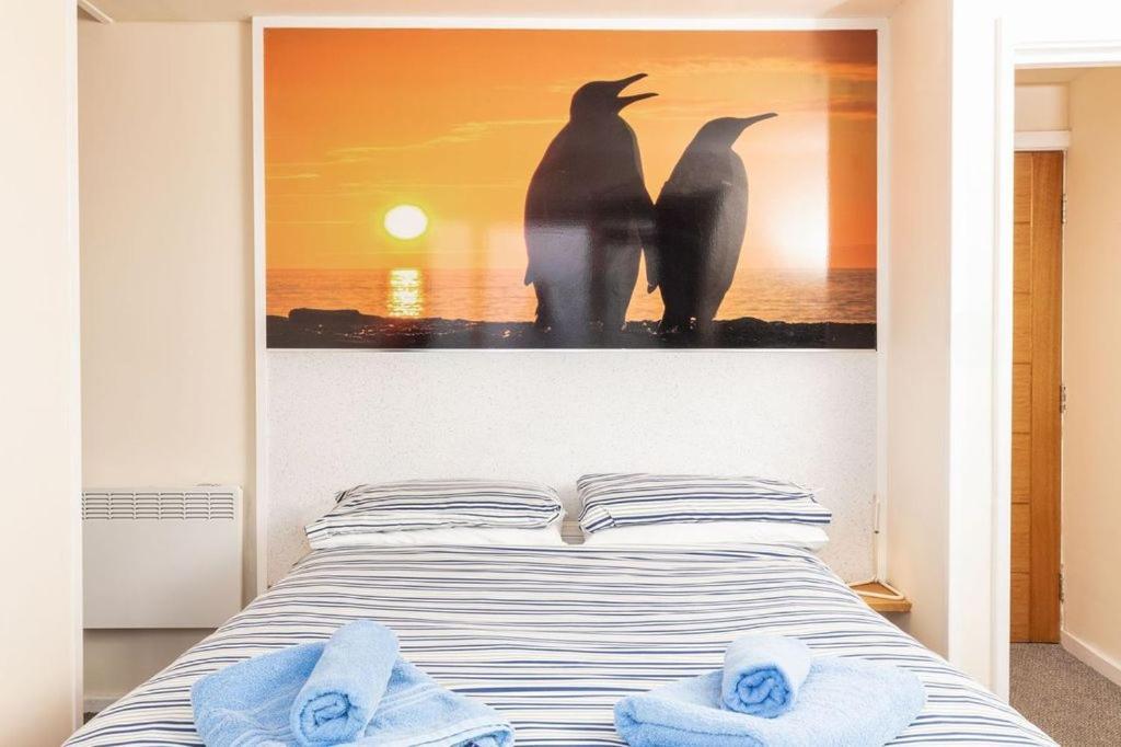 Silver Street Suites Whitby Bagian luar foto