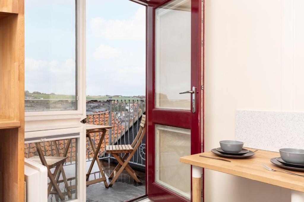 Silver Street Suites Whitby Bagian luar foto