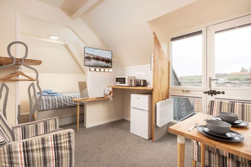 Silver Street Suites Whitby Bagian luar foto