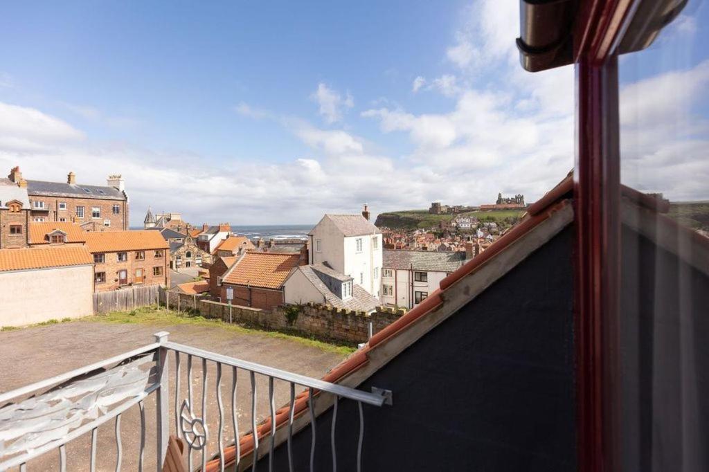 Silver Street Suites Whitby Bagian luar foto