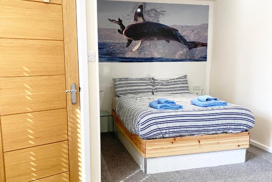 Silver Street Suites Whitby Bagian luar foto