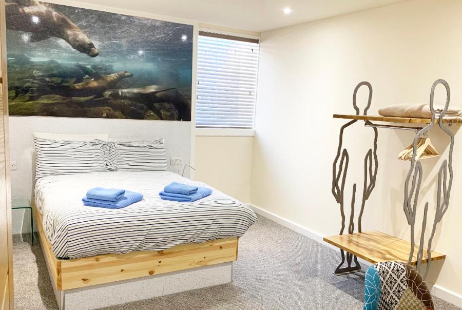 Silver Street Suites Whitby Bagian luar foto