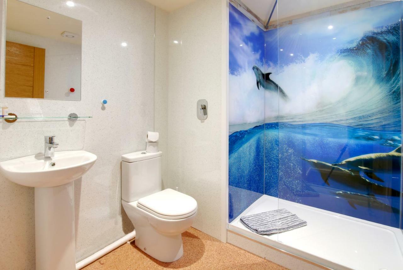 Silver Street Suites Whitby Bagian luar foto