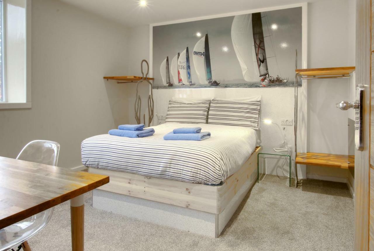 Silver Street Suites Whitby Bagian luar foto