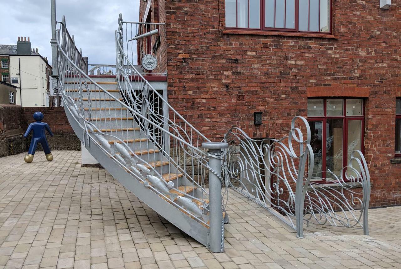 Silver Street Suites Whitby Bagian luar foto