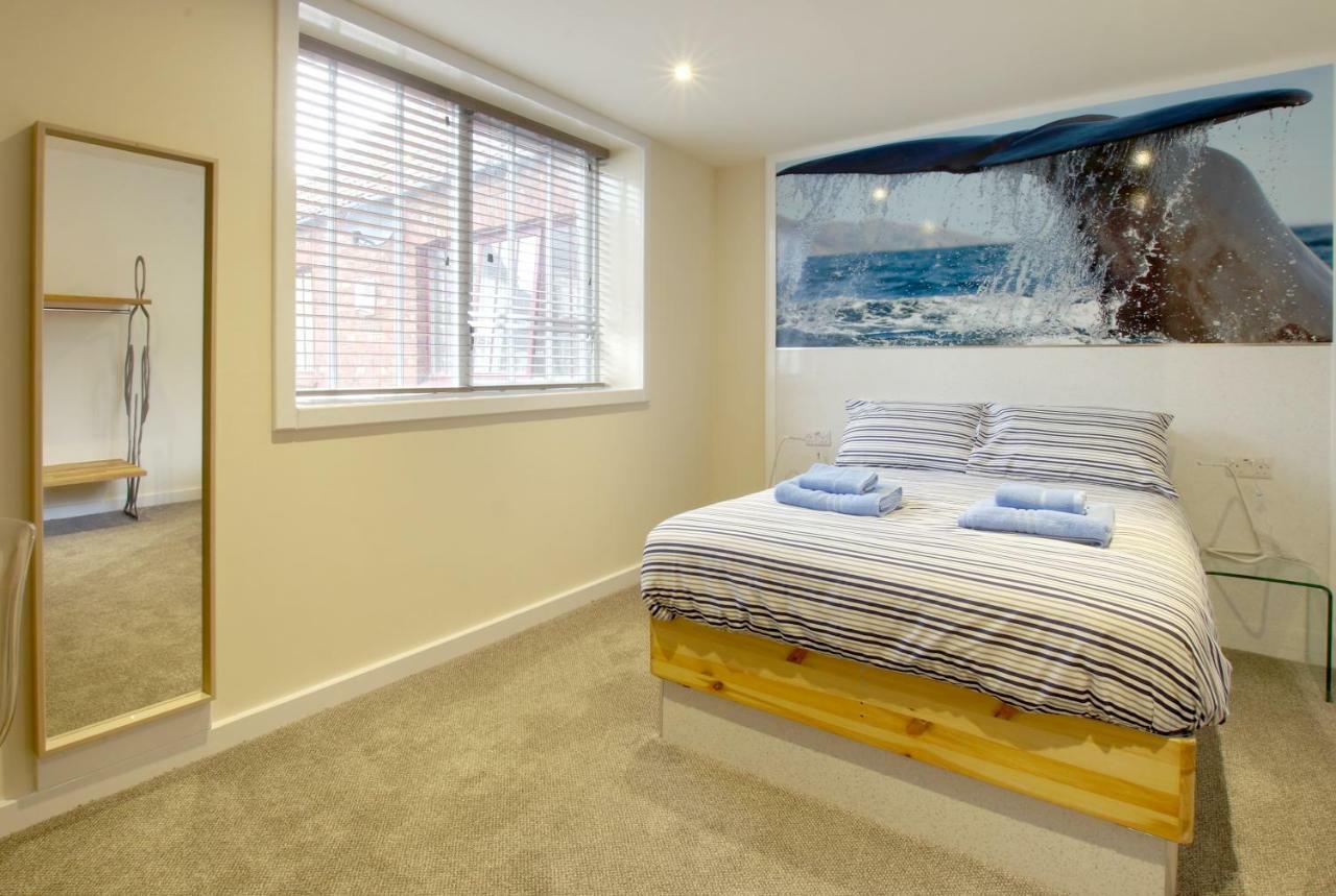 Silver Street Suites Whitby Bagian luar foto