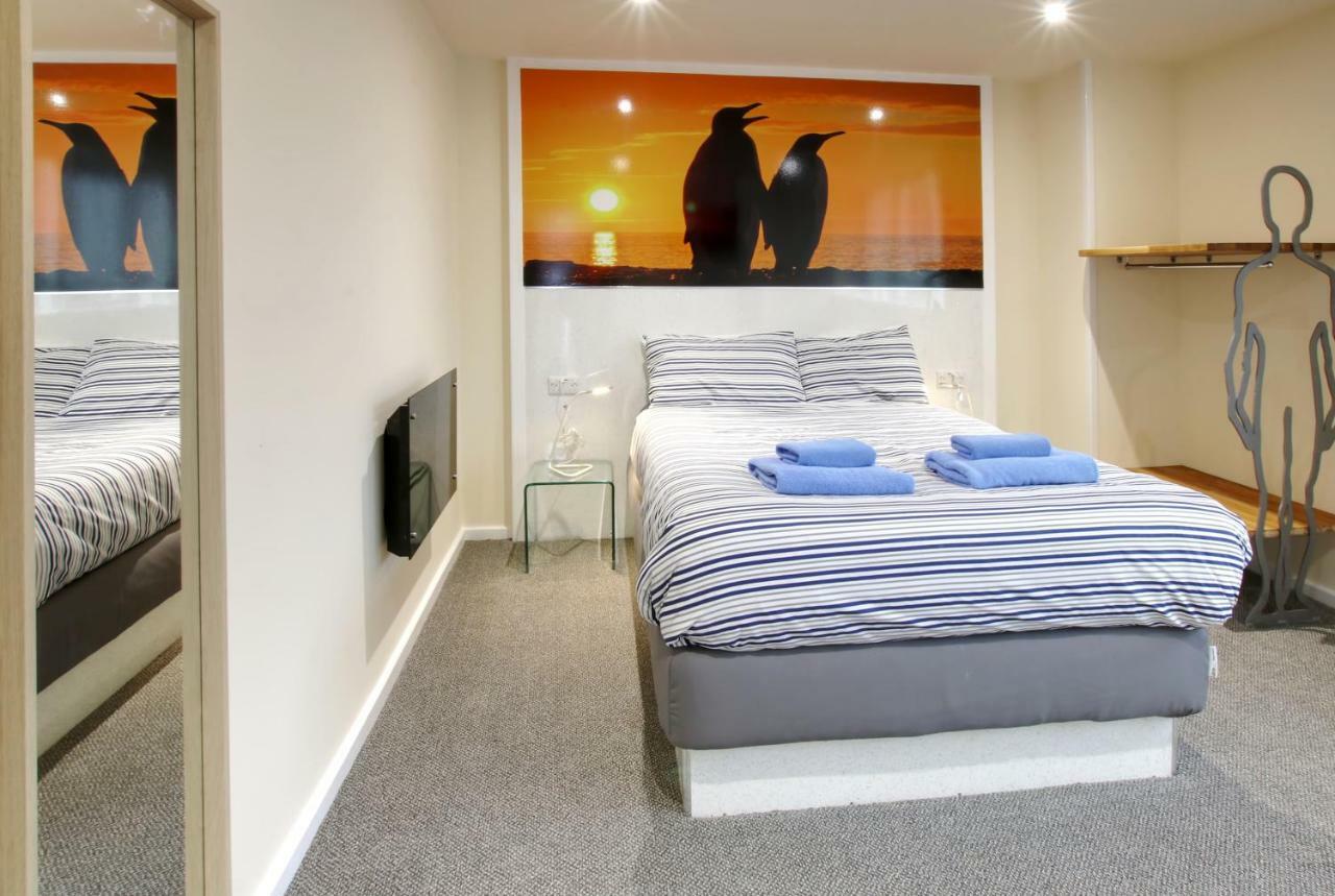 Silver Street Suites Whitby Bagian luar foto
